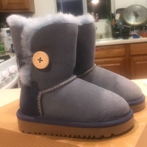 Ugg- Bailey Button- Denim
